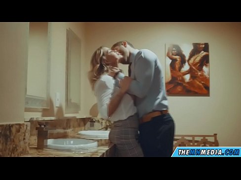 ❤️ Όταν μια πλούσια ξανθιά σε αποπλανεί σε μια δημόσια τουαλέτα ❤️❌ στο el.banglablog.top ☑